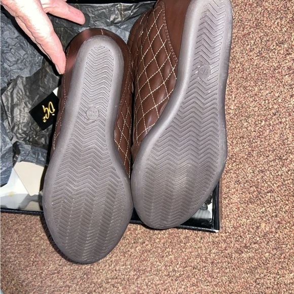 NWT Diane Gilman ankle boot with wedge heel, zipper, Velcro, laces and style. - Picture 4 of 9